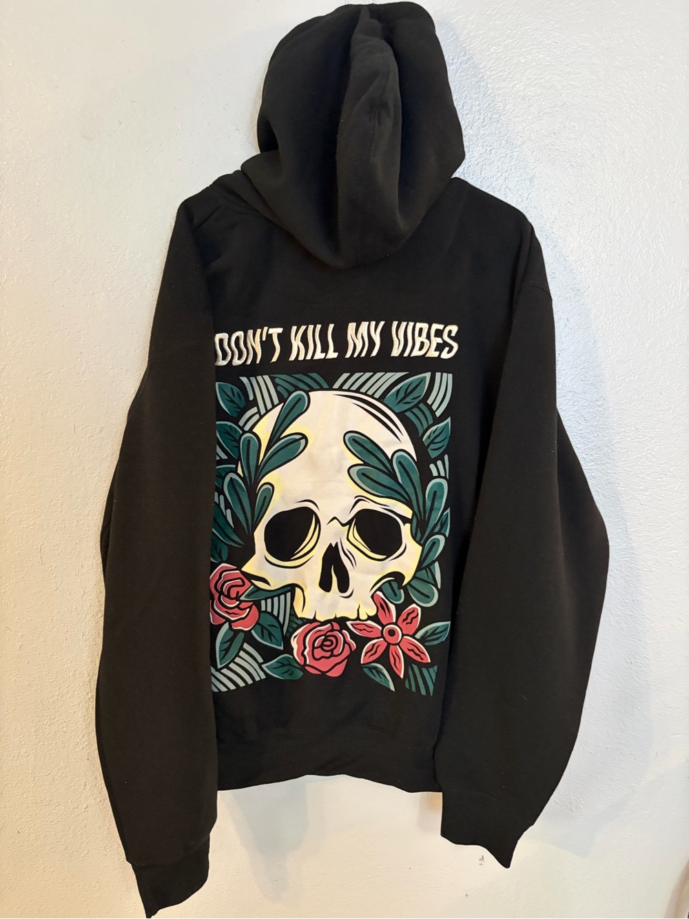 Rue21 Black Crewneck Hoodie with Skull & Floral Graphic(M1)